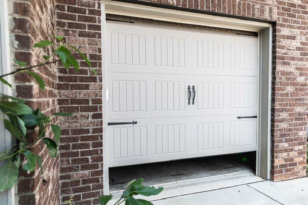 Reprogram a Garage Door Opener Without Experts